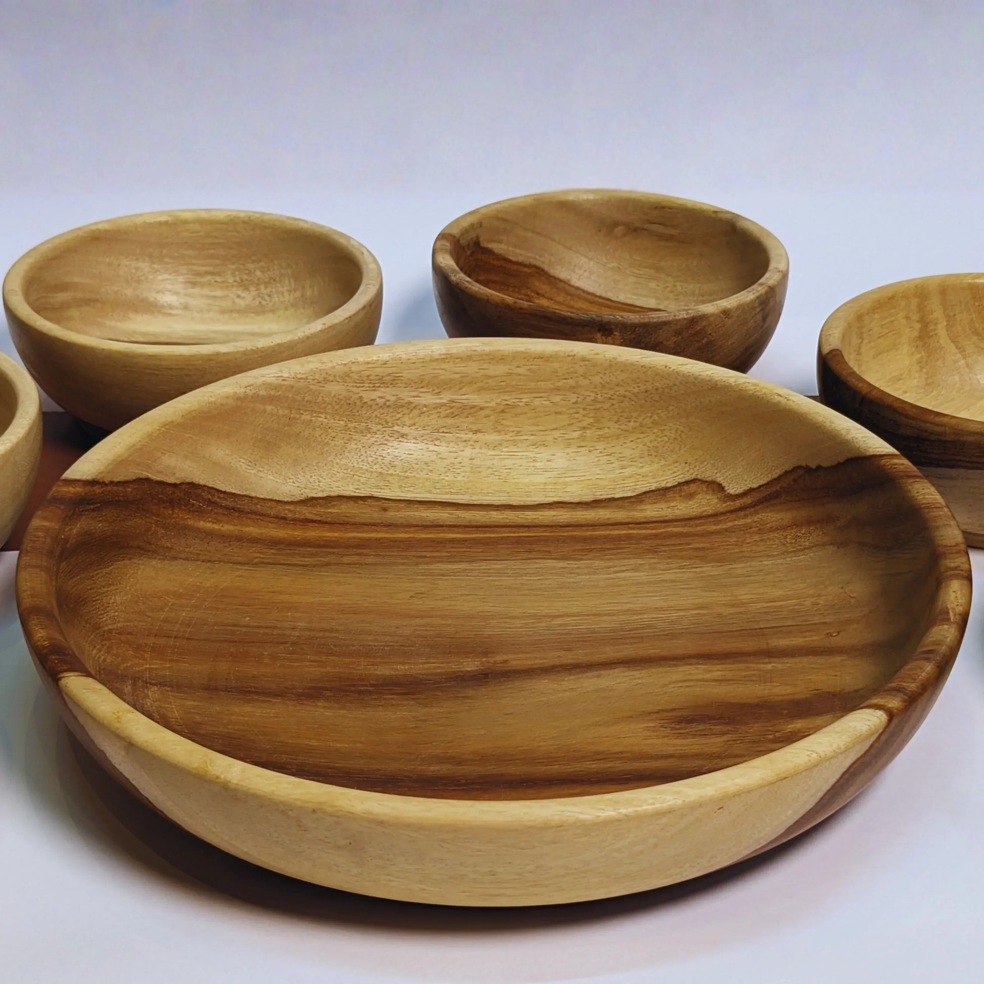 Wooden Serving Bowl Set with Line Art – Artistic Wooden Tableware - Woodistan