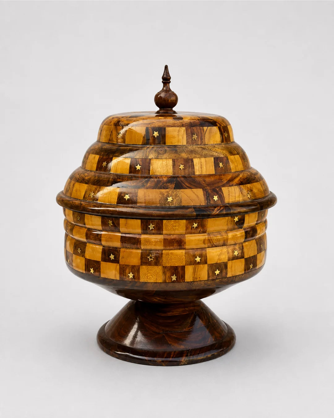 Colossal Wooden Hotpot — Bold Checkered Pattern with Real Brass Artistry
